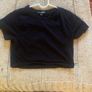 Black crop top shirt